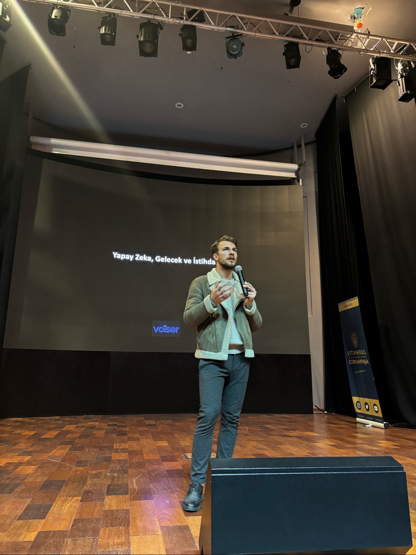 Mehmet Fatih Sönmez sahnede